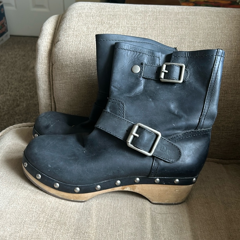 Lucky Brand clog style boots